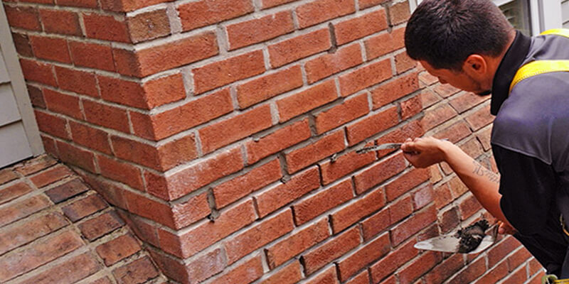 Chimney Tuckpointing: 5 Signs You Need It